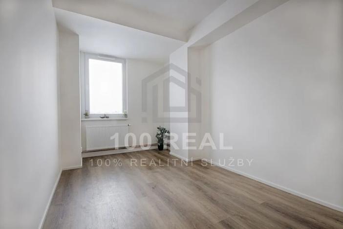 Pronájem bytu 2+kk, Hradec Králové, Průmyslová, 39 m2