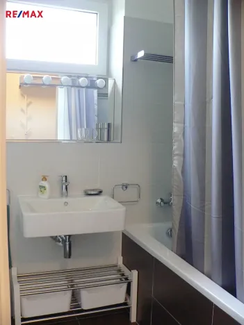 Pronájem bytu 1+kk, Praha - Malešice, Počernická, 42 m2