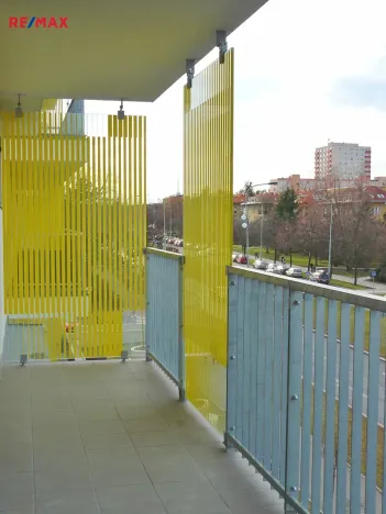 Pronájem bytu 1+kk, Praha - Malešice, Počernická, 42 m2