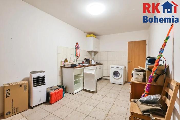 Prodej výrobních prostor, Břežany II, 128 m2