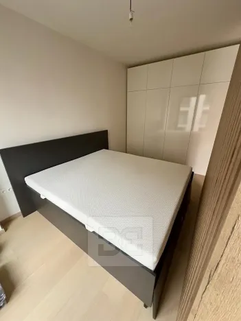 Prodej bytu 1+kk, Praha - Holešovice, V háji, 43 m2