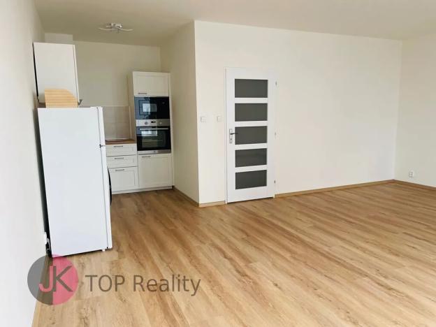 Pronájem bytu 1+kk, Praha - Strašnice, Vinohradská, 41 m2