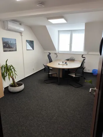 Pronájem kanceláře, Ostrovačice, Veveří, 21 m2