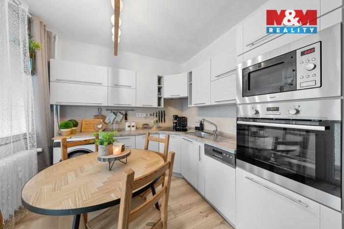 Prodej bytu 2+1, Děčín, Žerotínova, 61 m2