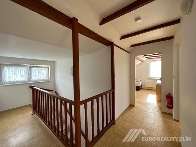 Pronájem rodinného domu, Zádveřice-Raková, 230 m2