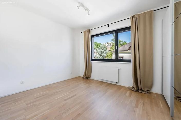 Pronájem bytu 2+kk, Praha - Vinohrady, Perucká, 46 m2