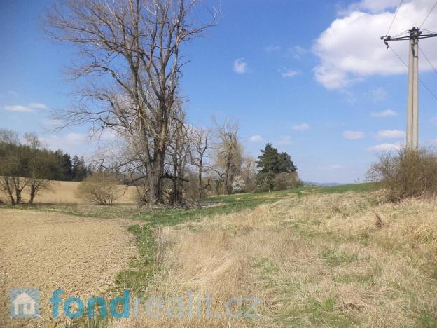 Prodej pole, Peč, 5703 m2