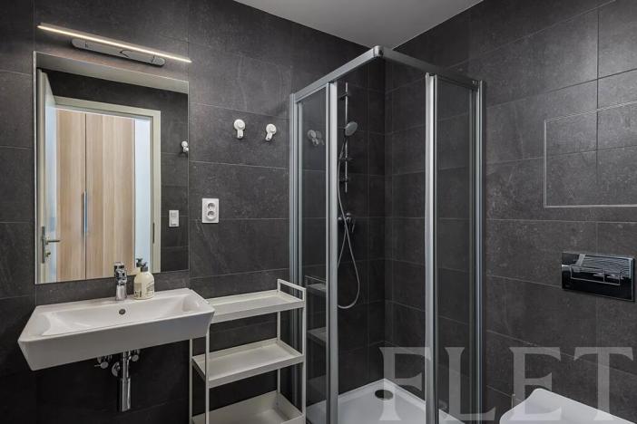 Pronájem bytu 1+kk, Praha - Hostavice, Českobrodská, 36 m2