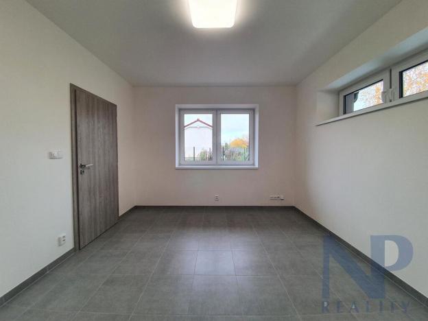 Pronájem bytu 2+kk, Sulice - Nechánice, U Obory, 39 m2