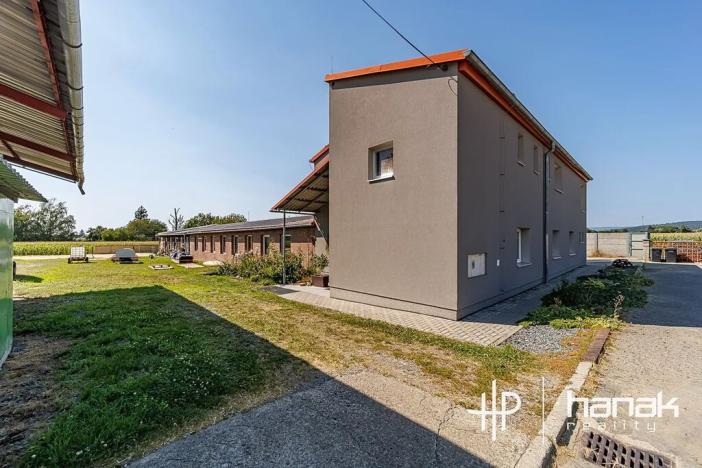 Prodej výrobních prostor, Dolany, 900 m2