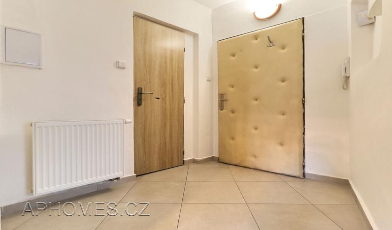 Pronájem bytu 2+1, Praha - Nové Město, Pod Slovany, 62 m2