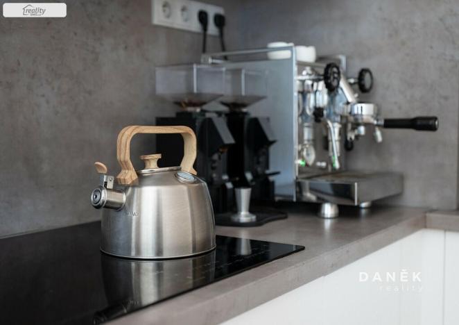 Prodej bytu 3+kk, Oslavany, náměstí 13. prosince, 76 m2