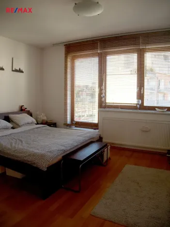 Pronájem bytu 2+kk, Praha - Strašnice, Názovská, 65 m2