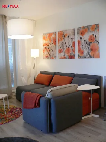 Pronájem bytu 1+kk, Praha - Malešice, Počernická, 42 m2