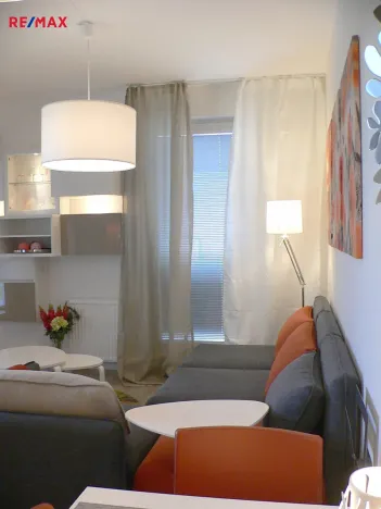 Pronájem bytu 1+kk, Praha - Malešice, Počernická, 42 m2