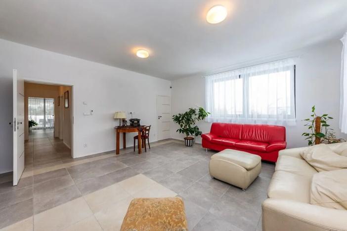 Prodej rodinného domu, Křížkový Újezdec, 228 m2