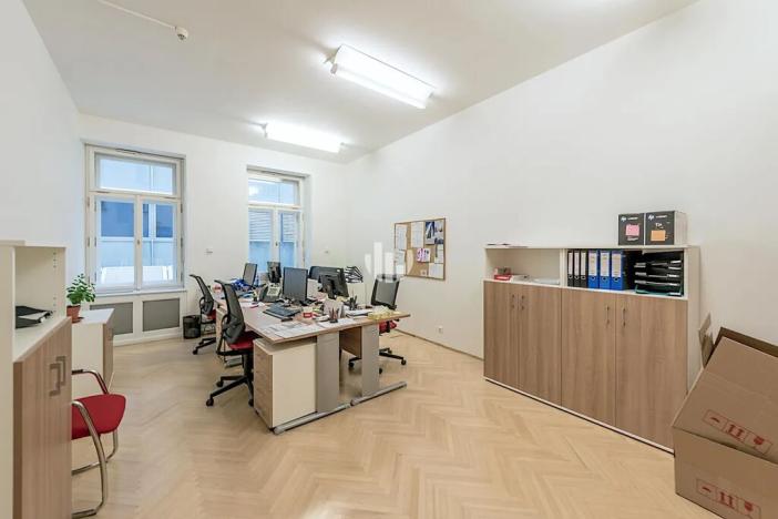 Pronájem kanceláře, Praha - Nové Město, Václavské náměstí, 900 m2