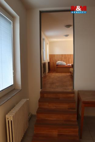 Prodej komerční nemovitosti, Libiš, 300 m2