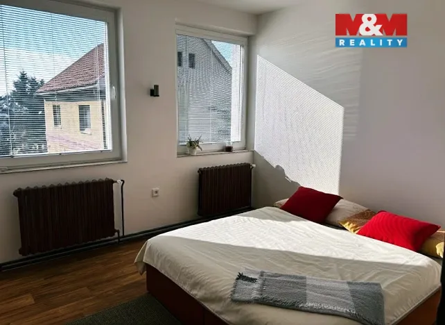 Prodej komerční nemovitosti, Libiš, 300 m2