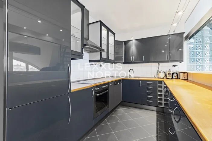 Pronájem atypického bytu, Praha - Nové Město, Dřevná, 250 m2