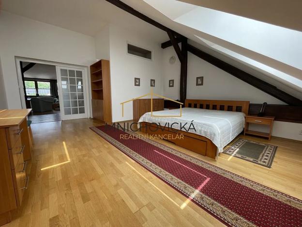 Pronájem bytu 3+kk, Žebrák, Náměstí, 92 m2