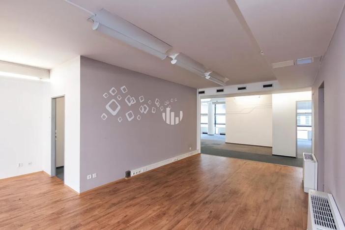 Pronájem kanceláře, Praha - Smíchov, Štefánikova, 215 m2