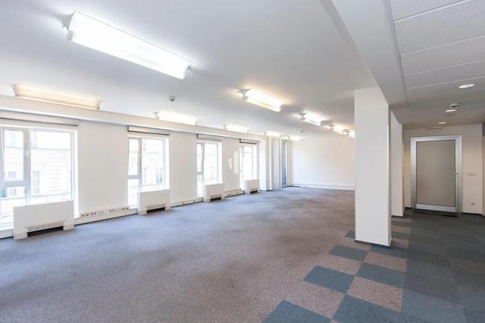 Pronájem kanceláře, Praha - Smíchov, Štefánikova, 215 m2