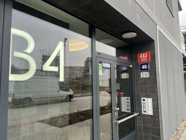 Pronájem garážového stání, Praha, 21 m2