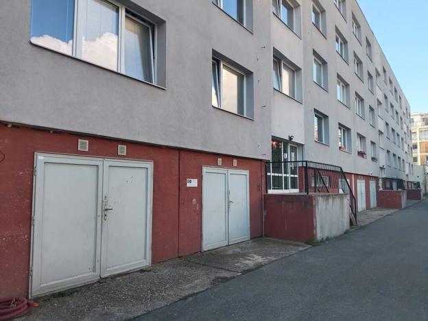 Pronájem garážového stání, Olomouc, 20 m2