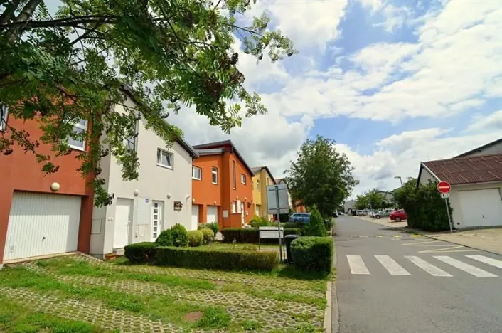 Pronájem bytu 2+kk, Vestec, U Strouhy, 57 m2