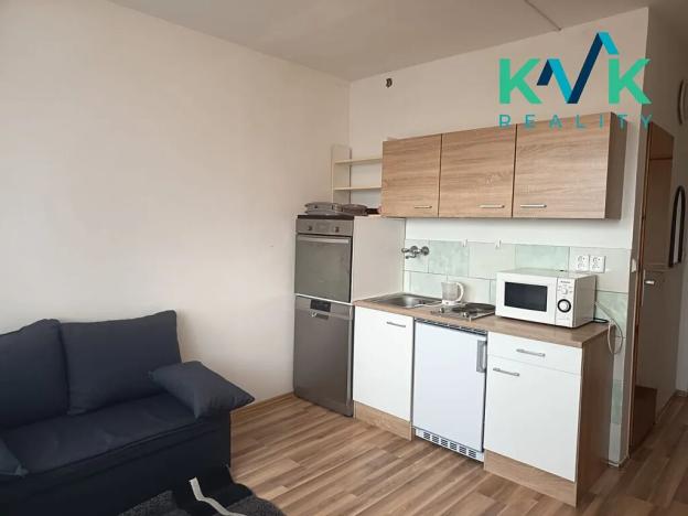 Pronájem bytu 1+kk, Karlovy Vary, Fibichova, 18 m2