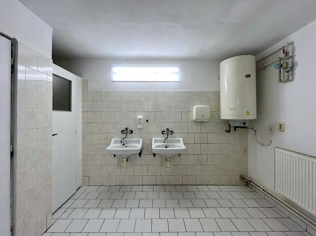 Prodej skladu, Brno, Kaštanová, 1806 m2