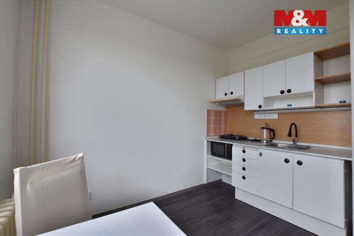 Pronájem bytu 2+kk, Hradec Králové - Třebeš, třída Edvarda Beneše, 41 m2