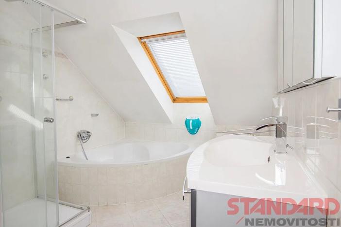 Pronájem rodinného domu, Plzeň, Jeřabinová, 162 m2