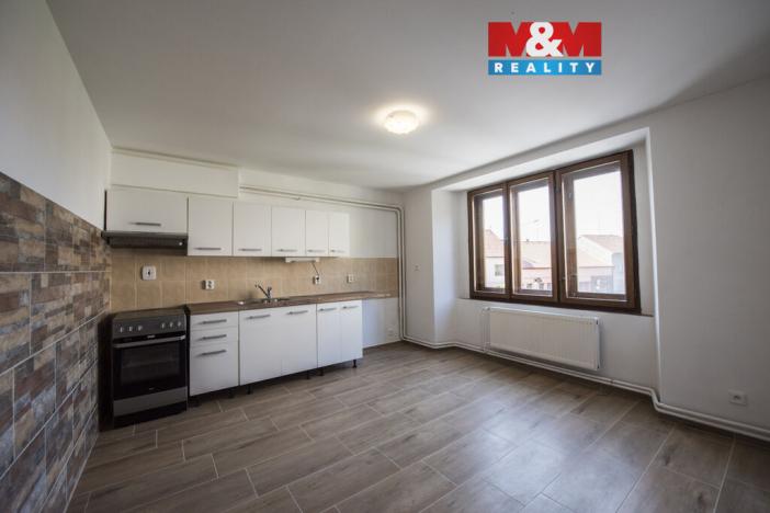 Pronájem bytu 3+1, Nechanice, Husovo nám., 98 m2