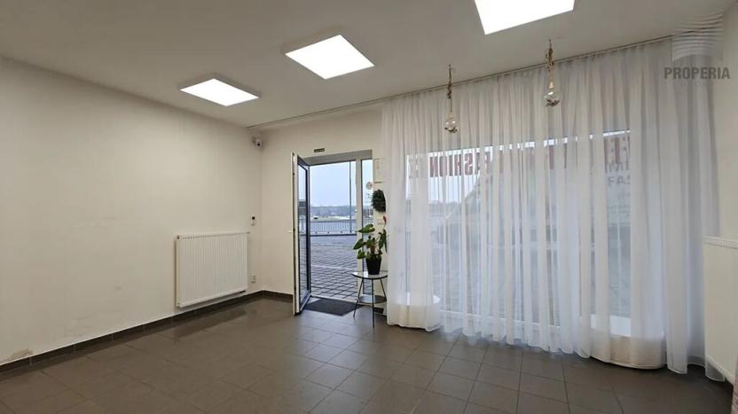 Pronájem obchodního prostoru, Ivančice, Boží Hora, 30 m2