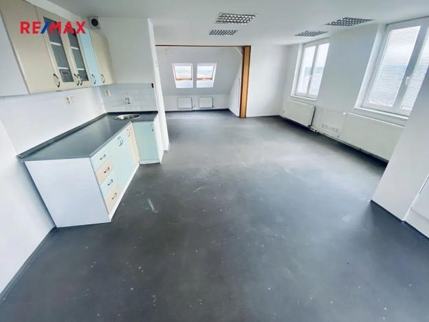 Pronájem kanceláře, Plzeň, Velenická, 54 m2