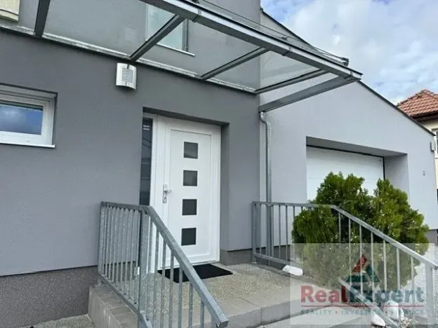 Pronájem rodinného domu, Šestajovice, Křížovnická, 180 m2