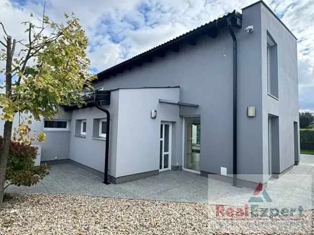 Pronájem rodinného domu, Šestajovice, Křížovnická, 180 m2