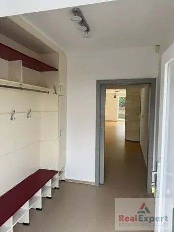 Pronájem rodinného domu, Šestajovice, Křížovnická, 180 m2