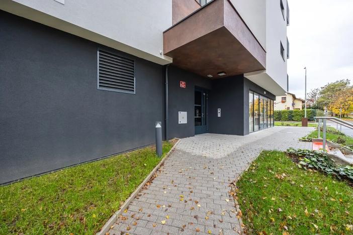 Pronájem bytu 1+kk, Praha - Horní Měcholupy, Milánská, 35 m2