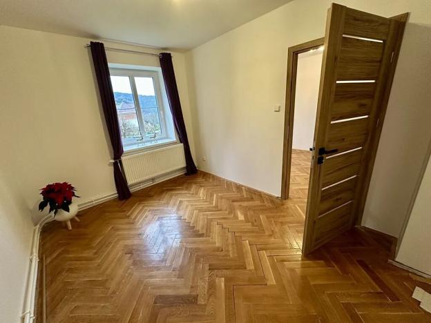 Pronájem bytu 4+1, Tanvald, U Stadionu, 78 m2