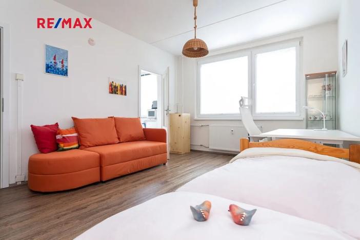 Pronájem bytu 1+1, Praha - Troja, Krynická, 29 m2