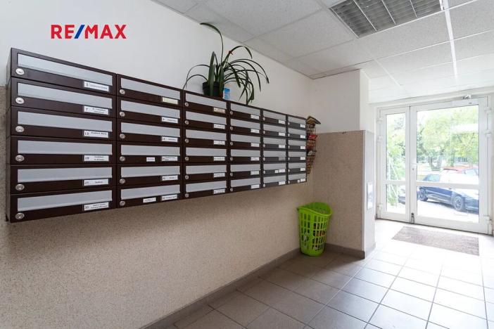 Pronájem bytu 1+1, Praha - Troja, Krynická, 29 m2