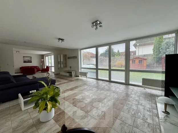 Pronájem rodinného domu, Česká, 200 m2