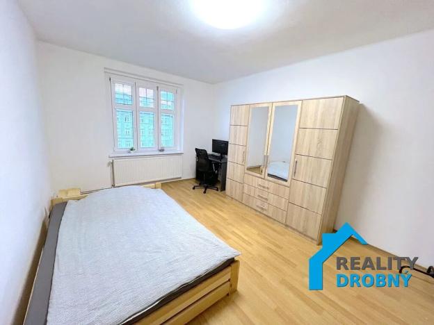 Pronájem bytu 4+1, Děčín, Revoluční nám., 103 m2