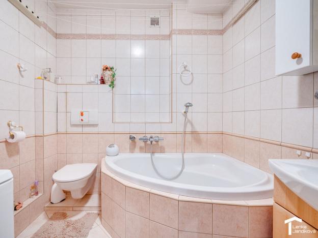 Pronájem bytu 2+1, Pardubice - Zelené Předměstí, Sladkovského, 63 m2