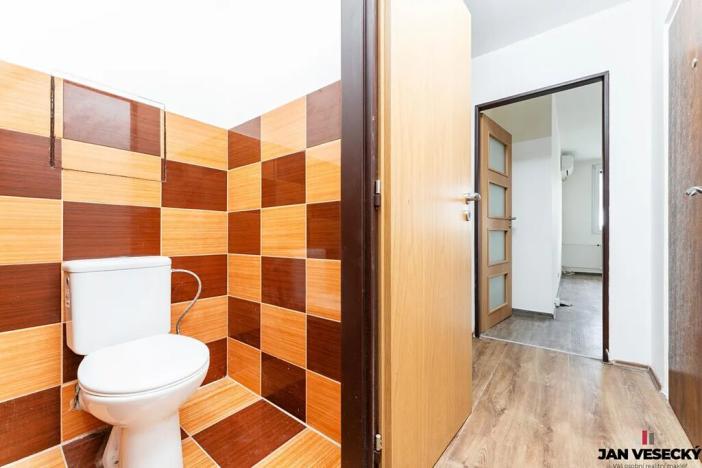 Prodej bytu 3+1, Praha - Horní Počernice, Lhotská, 73 m2