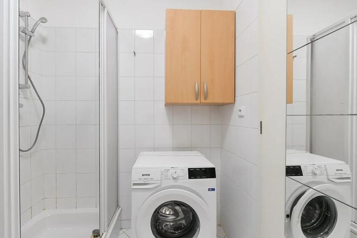 Pronájem bytu 1+kk, Praha - Podolí, Podolská, 26 m2