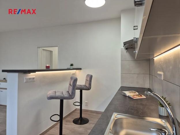 Pronájem bytu 2+kk, Kladno, Vojtěcha Lanny, 51 m2